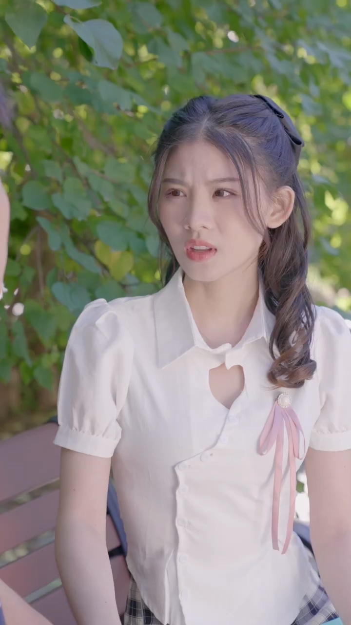 我的七个师姐又美又飒 封面